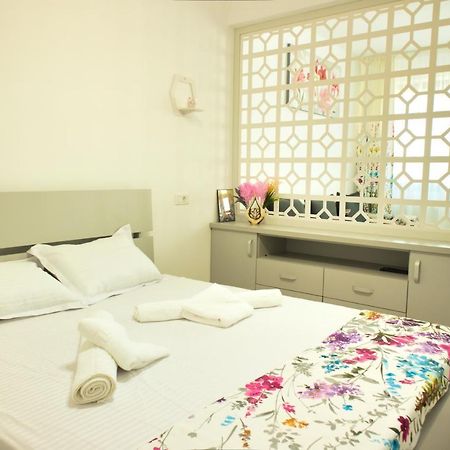 Cozy Flowers Studio - Fast Wi-Fi & Washer-Dryer Brașov Exterior foto